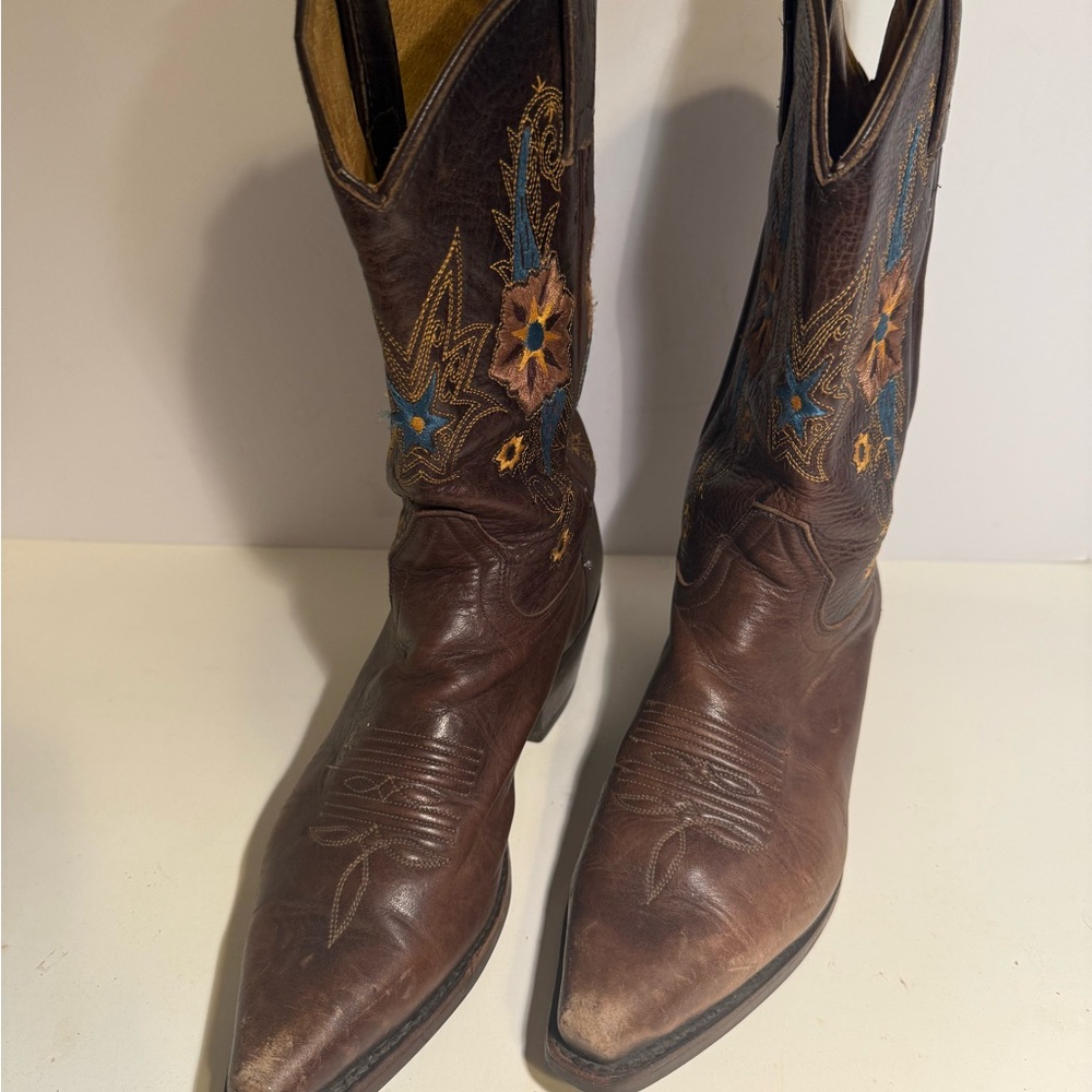 Solelech cowboy boots, woman size 6 ,5